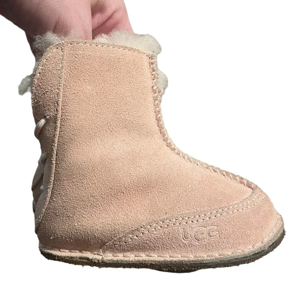 Ugg pink leather infant shearling lined pull on boots 5206